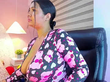 Stripchat Nude Webcam of Tammara_Brm