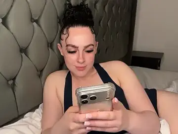 Stripchat Live Sex Cam of riri_bstvx