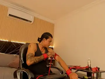 Stripchat Watch Live Sex Cams of Damian_romanoff_