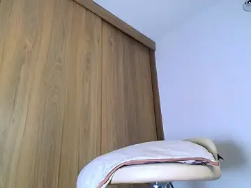 Stripchat Adult Webcam of SARA_TS_FOX