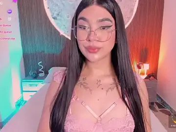 Stripchat Adult Webcam of RoseCassie
