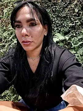 Stripchat Live Sex Cam of Doll_Loren