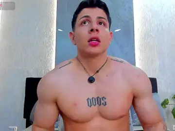 Stripchat Free Live Porn of Johan_Williams_07