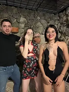 Stripchat Sex Chat of kevin_hotgirls