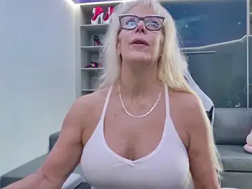 Stripchat Sex Cam of FitCougar