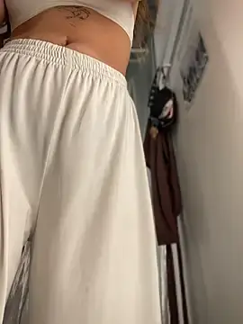 Stripchat Sex Cam of QuitieLia
