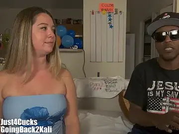 Stripchat Free Porn Cam of boomboomr00m
