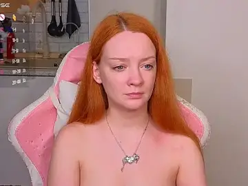Stripchat Sex Cam of Radiants_two