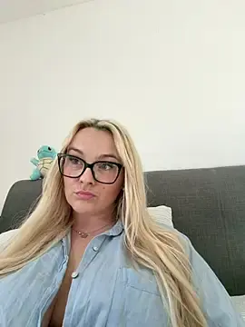 Stripchat Free Porn Cam of Scarlett_noir-888