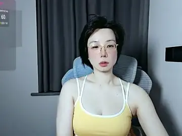 Stripchat Sex Cam of lin_lin_520_520