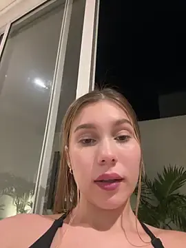 Stripchat Watch Live Sex Cams of Nikii__
