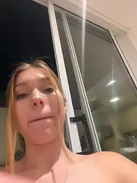 Stripchat Sex Cam of Nikii__