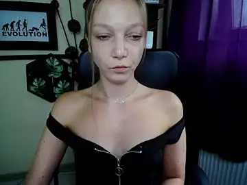 Stripchat Adult Video Chat of EmillyPlay