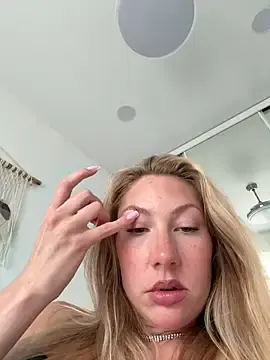 Stripchat Free Porn Cam of LuisaBecker