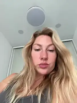 Stripchat Sex Chat of LuisaBecker