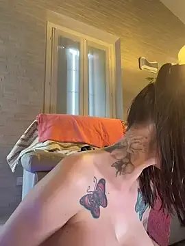 Stripchat Best Webcam of KiraRebyt