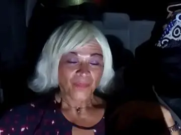 Stripchat Free Porn Cam of dustbunny64