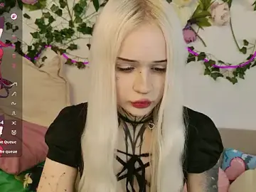 Stripchat Sex Cam of CloudyUniasia