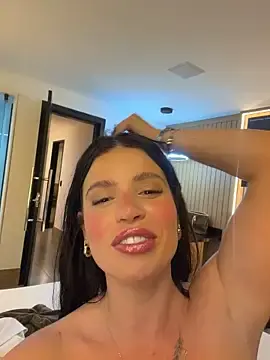 Stripchat Sex Cam of Rafaellaz
