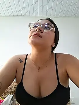 Stripchat Live Porn of -VICKKY