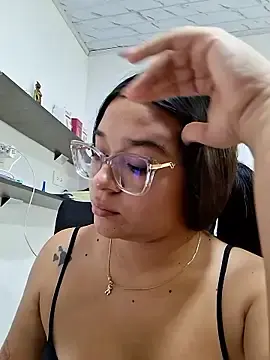 Stripchat Nude Webcam of -VICKKY