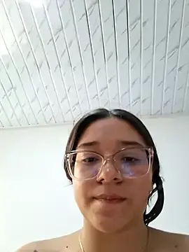 Stripchat Live Sex Cam of -VICKKY