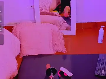 Stripchat Live Sex Cam of housegirl_bigcock