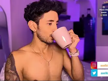 Stripchat Free Porn Cam of AxelKing1326