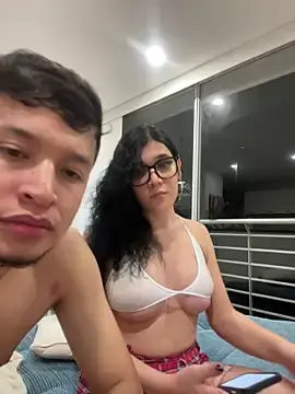 Stripchat Live Sex Cam of Julian_victoriacollins