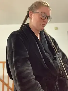 Stripchat Best Webcam of PussiesnCream_