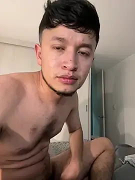 Stripchat Free Porn Cam of Victoriacollins_Julian
