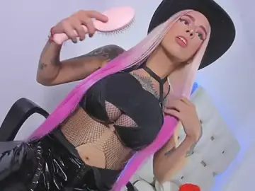 Stripchat Sex Cam of MissCarolinne
