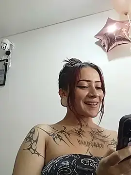Stripchat Live Sex Cam of Victoria-Moon
