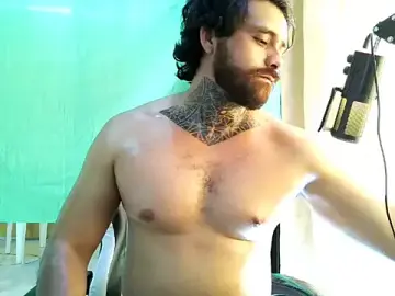 Stripchat Sex Cam of aronmiller404