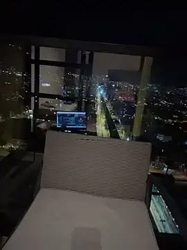 Stripchat Free Porn Cam of tinker_exotic_1