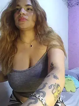 Stripchat Free Porn Cam of SexyFriends_