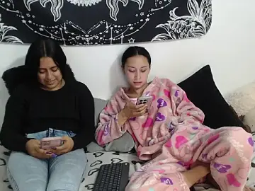 Stripchat Live Sex Cam of abby_n_emily
