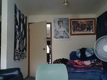 Stripchat Sex Cam of KINKYBLUEYES69