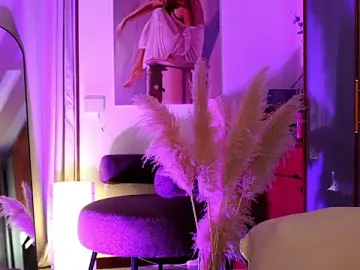 Stripchat Free Porn Cam of ItalianGirl