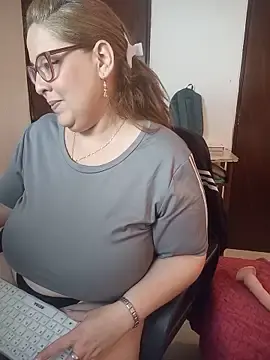 Stripchat Watch Live Sex Cams of Kataleyamilf69_