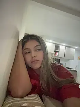 Stripchat Sex Cam of lunablossom_