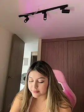 Stripchat Live Sex of lunablossom_