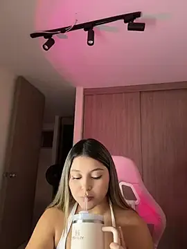 Stripchat Live Sex of lunablossom_