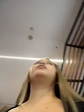 Stripchat Adult Webcam of lunablossom_
