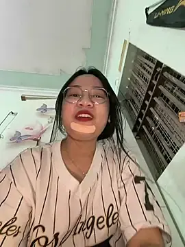 Stripchat Watch Live Sex Cams of Emmiuuuu03