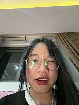 Stripchat Nude Webcam of Emmiuuuu03