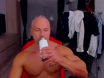 Stripchat Free Porn Cam of MarisMuscle