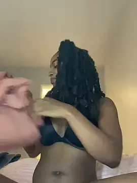 Stripchat Live Sex Cam of PrincessRayari