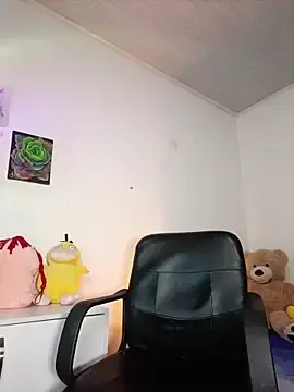 Stripchat Live Sex of Alaska_colors7