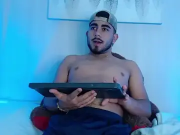 Stripchat Private Sex Chat of Michaell_and_twink